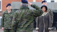 Gráfico: ¿Cuánto cobra un soldado, un sargento, un capitán y un coronel en España y en Europa?