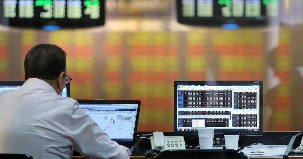 El Tesoro vuelve a vender dólares, pero no logra frenar la presión cambiaria
