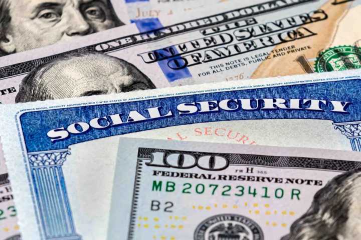 Aumentan los beneficios del Seguro Social en 2026, ajuste del 2.8% por costo de vida