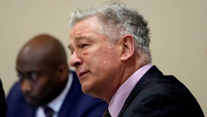 Alec Baldwin’s malicious prosecution lawsuit moves to federal court
