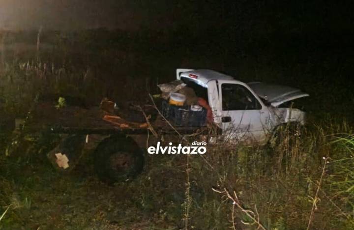 Colisión en carretera El Tigre – Bolívar involucró un camión Chevrolet accidentado y otros dos vehículos de carga