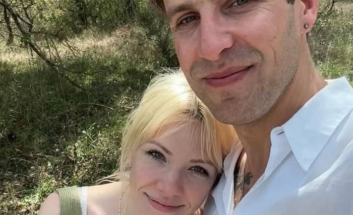 ‘Call Me Maybe’ Singer Carly Rae Jepsen Marries Music Producer Cole M.G.N. | Carly Rae Jepsen, Cole M.G.N., Wedding