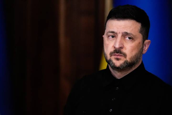 Zelensky to visit Washington, seeking long-range weapons and time with Trump