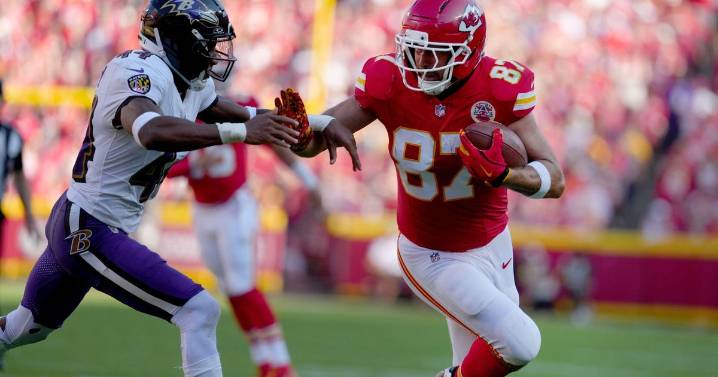 Humphrey and Ricard -- but not Lamar Jackson -- back on practice field for Baltimore Ravens