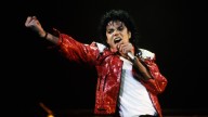 Título: "La Magia Eterna: Los Sorprendentes Ingresos de Michael Jackson, a Más de 15 Años de su Partida"