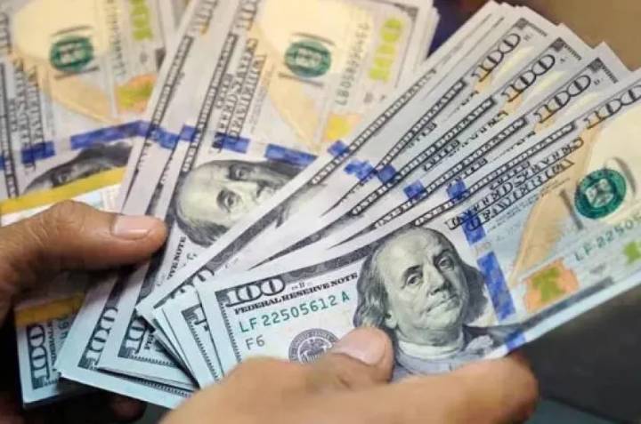 Se derrumba el dólar