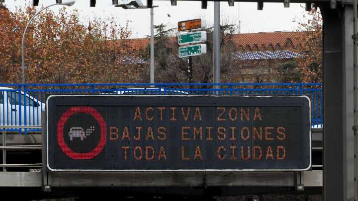 La ZBE del Ayuntamiento de Madrid para vehículos sin etiqueta entra en vigor el 1 de enero de 2026: ¿qué impacto social y económico tendrá en la ciudad?