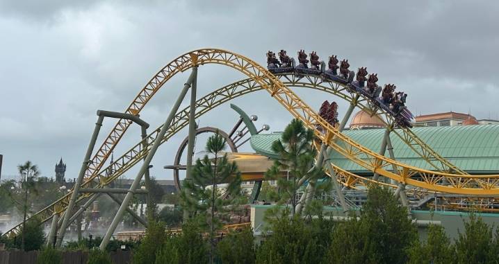 Epic visitors await reopening of coaster after rider's death