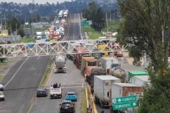 Persisten bloqueos en plazas de cobro y tramos carreteros, reporta la SICT