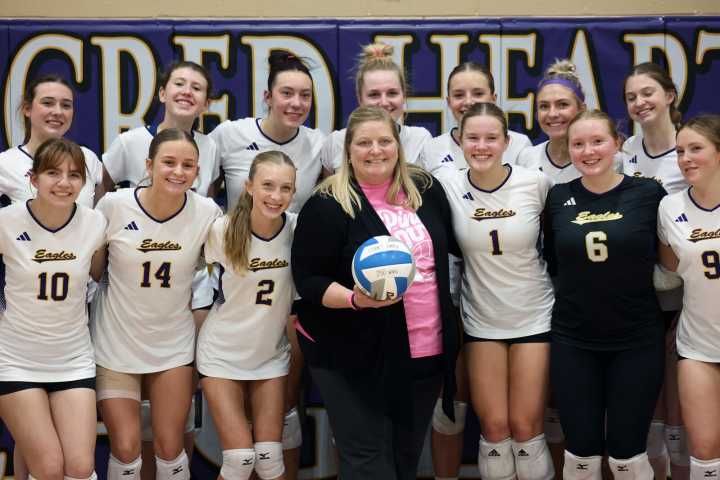 Sacred Heart coach Emily Vonasek claims 250th coaching victory