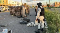 Volcadura provoca caos vial en la salida norte de Culiacán