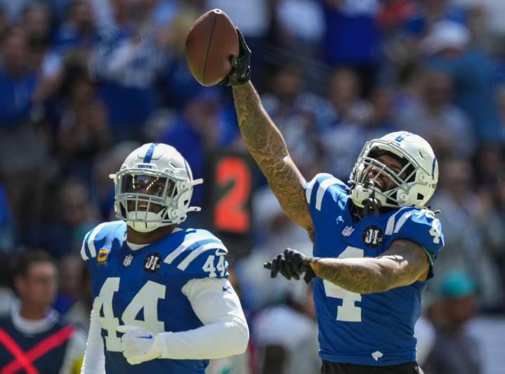 Deadspin | Colts CB Xavien Howard retires, putting family ahead of football