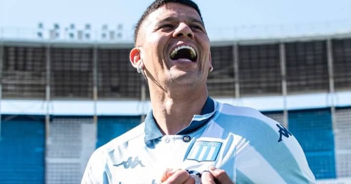 Buenas noticias para Costas: Marcos Rojo fue habilitado para jugar el torneo local con Racing