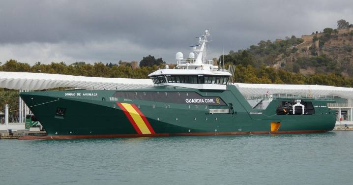 El puerto de Málaga recibe al nuevo patrullero oceánico de la Guardia Civil