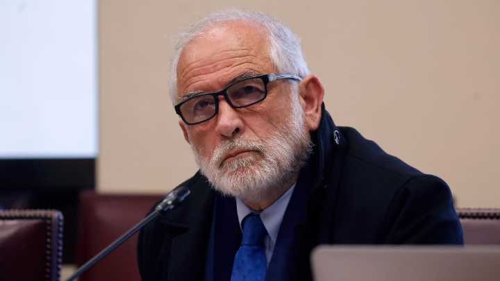 Ministro Montes anunció auditoría en el Serviu Metropolitano por millonarias deudas