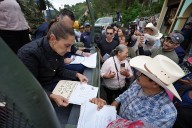 Supervisa Sheinbaum labores de limpieza de caminos afectados por lluvia en Querétaro 
