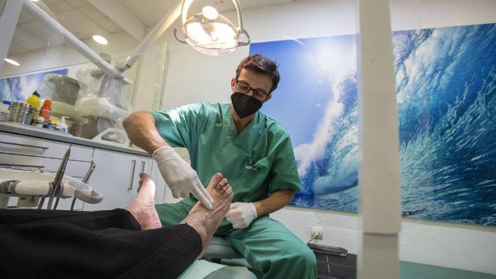 Las podólogos explican las cinco afecciones más comunes en los pies de pacientes con secuelas post