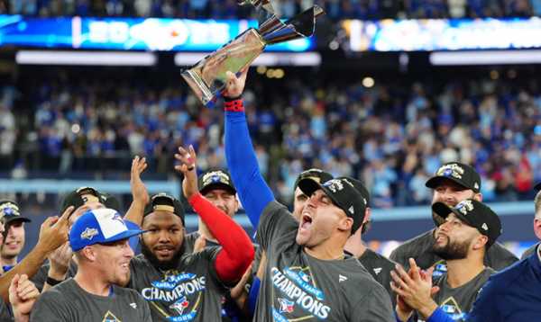 Toronto vaults into World Series with 4