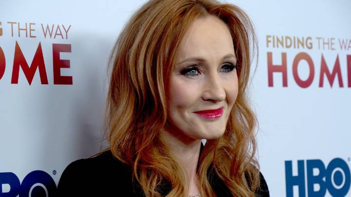 La revista Glamour honra a nueve hombres con sus “Premios Mujeres del Año” y J.K. Rowling sale al cruce