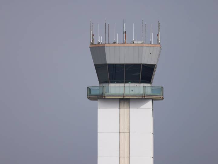 Los retrasos en los vuelos aumentan mientras los controladores aéreos trabajan sin cobrar durante el shutdown