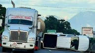 Volcadura en la autopista Córdoba-Veracruz provoca caos vial