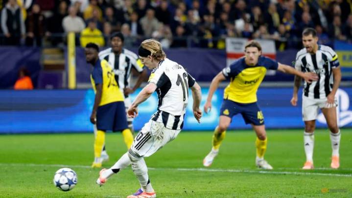 Emphatic four-goal win as Newcastle collect first Champions League points