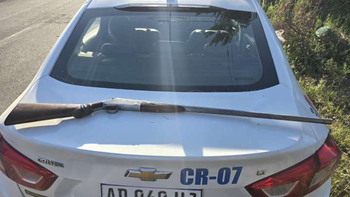 Duro cruce vecinal terminó con un detenido y el secuestro de un escopeta