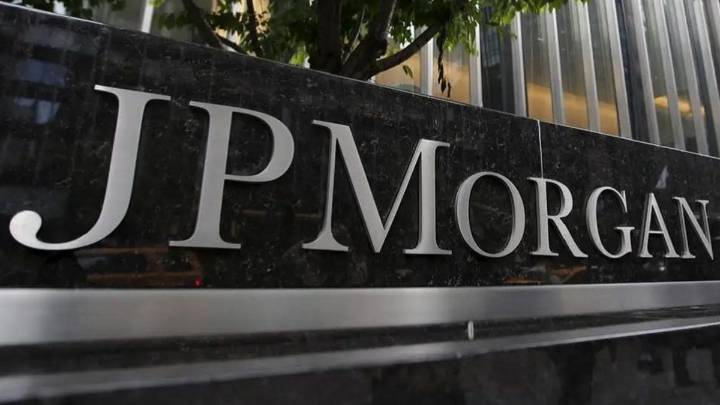 JP Morgan anticipa una baja del riesgo país tras el triunfo de Milei en las elecciones