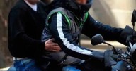 La Rioja: motochorros le arrebataron el bolso a una mujer de 86 años