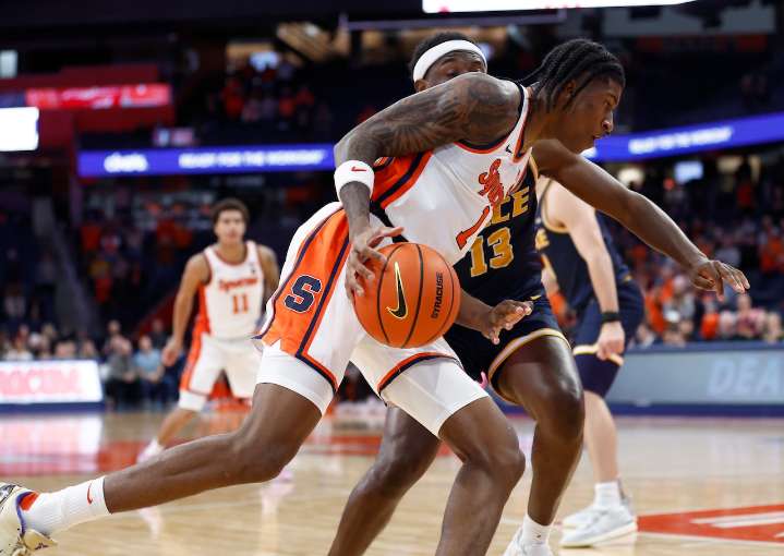 SU, with Freeman and White spearheading, pulls away from Pace