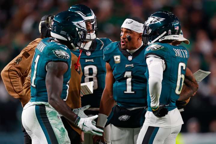 Jalen Hurts-A.J. Brown disconnect: Missed touchdown dooms Eagles vs. Broncos
