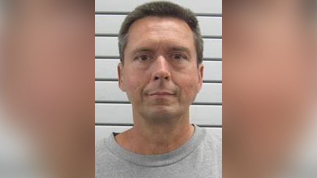 Teacher imprisoned for raping teen killed by fellow inmate