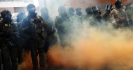 Jueza impide a Trump enviar tropas a Oregón durante protestas contra su política migratoria