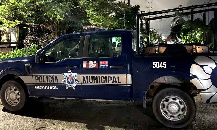 Catean autoridades bar en la Supermanzana 230 de Cancún