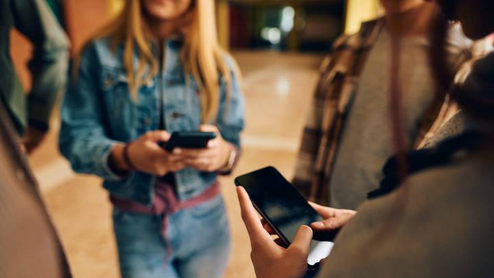 York High School students reflect on life without cellphones