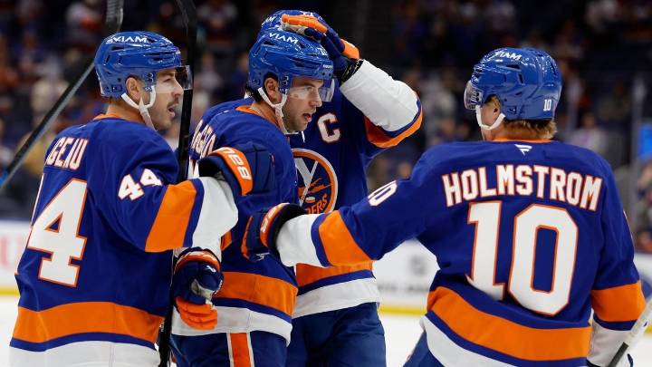 Islanders dominate Red Wings with strong win at UBS Arena