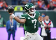 Aaron Glenn on if Justin Fields will remain Jets starter: 'What kind of question is that?'