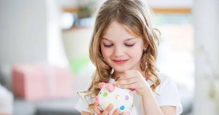 UK households with children under age 18 told to spend £50 in November