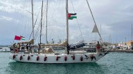 Marina italiana que acompaña a la Flotilla Sumud no saldrá de aguas internacionales; tripulantes acusan de “sabotaje”