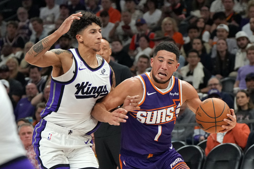 Devin Booker anota 31 puntos, Suns remontan déficit de 20 y vencen a Kings por 120