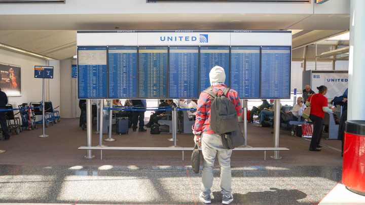 United Airlines Flight UA1357 Declares Tech Emergency To Air Traffic Controllers And Returns To Washington
