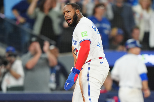 Guerrero pega su 6to jonrón en playoffs y Azulejos vencen 6-2 a Marineros para forzar juego decisivo