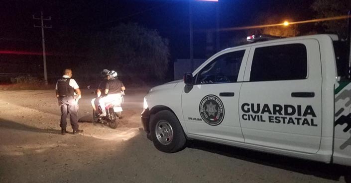 Detienen a dos presuntos robacarros en Ciudad Satélite