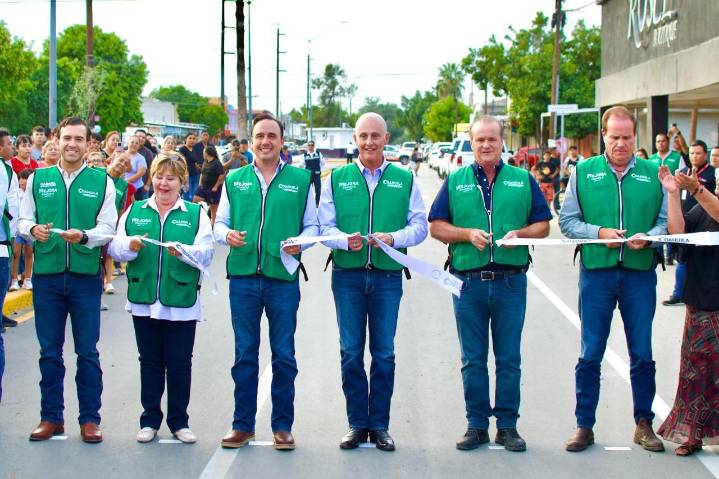 Manolo Jiménez y Román Cepeda entregan obras de pavimentación en Torreón