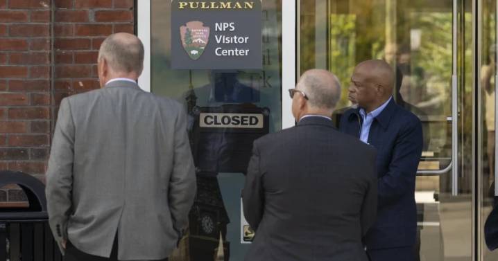 Illinois federal workers heavily stressed as government shutdown yanks paychecks