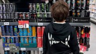 El veto a las bebidas energéticas arranca con el apoyo de BNG y PSOE