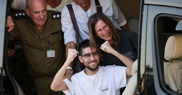 El rehén al que Hamás hizo cavar su tumba, entre los liberados con vida