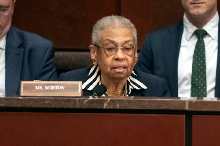 Holmes Norton scammed in her home by fake cleaning crew, police say