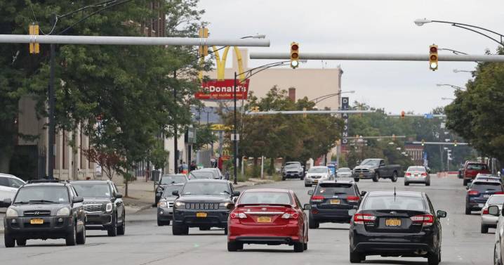 City seeks bids for Middle Main streetscape redesign
