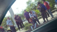 Detienen a pareja por robar botellas de alcohol en supermercado de Cuernavaca